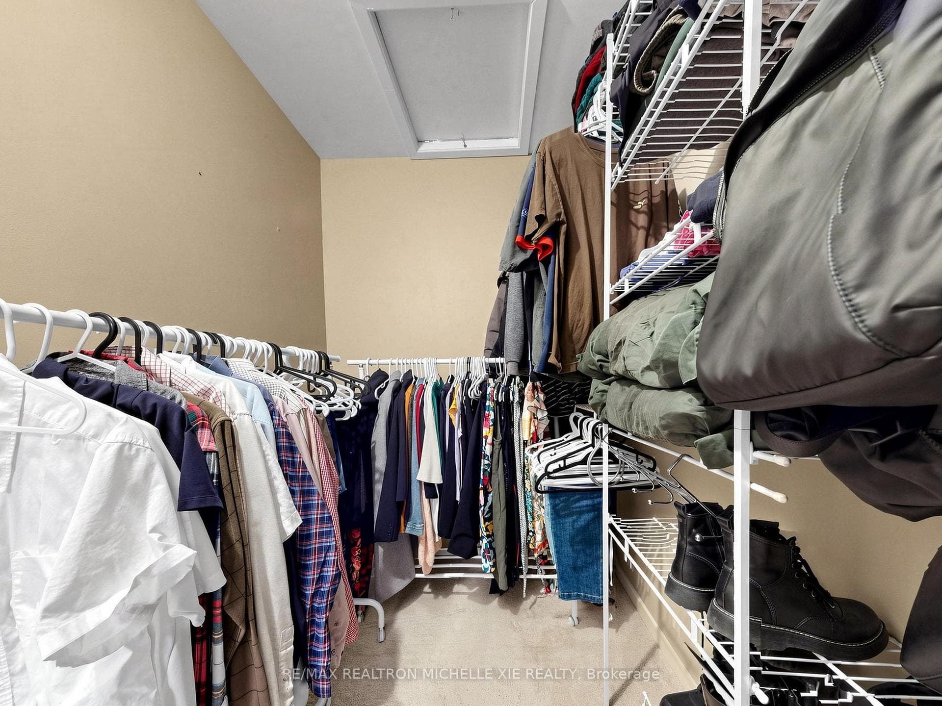 84- 2701 Aquitaine Avenue — property photo