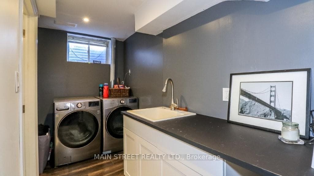 89 Silver Maple Crescent — property photo