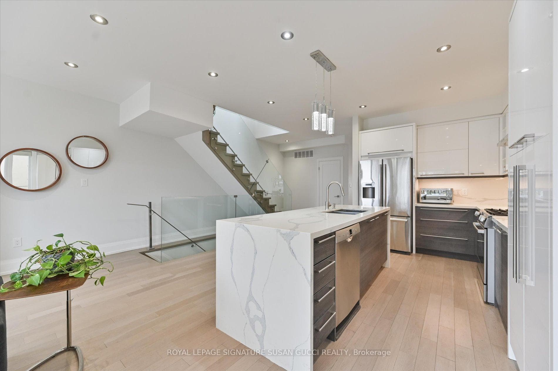 69 Holmstead Avenue — property photo
