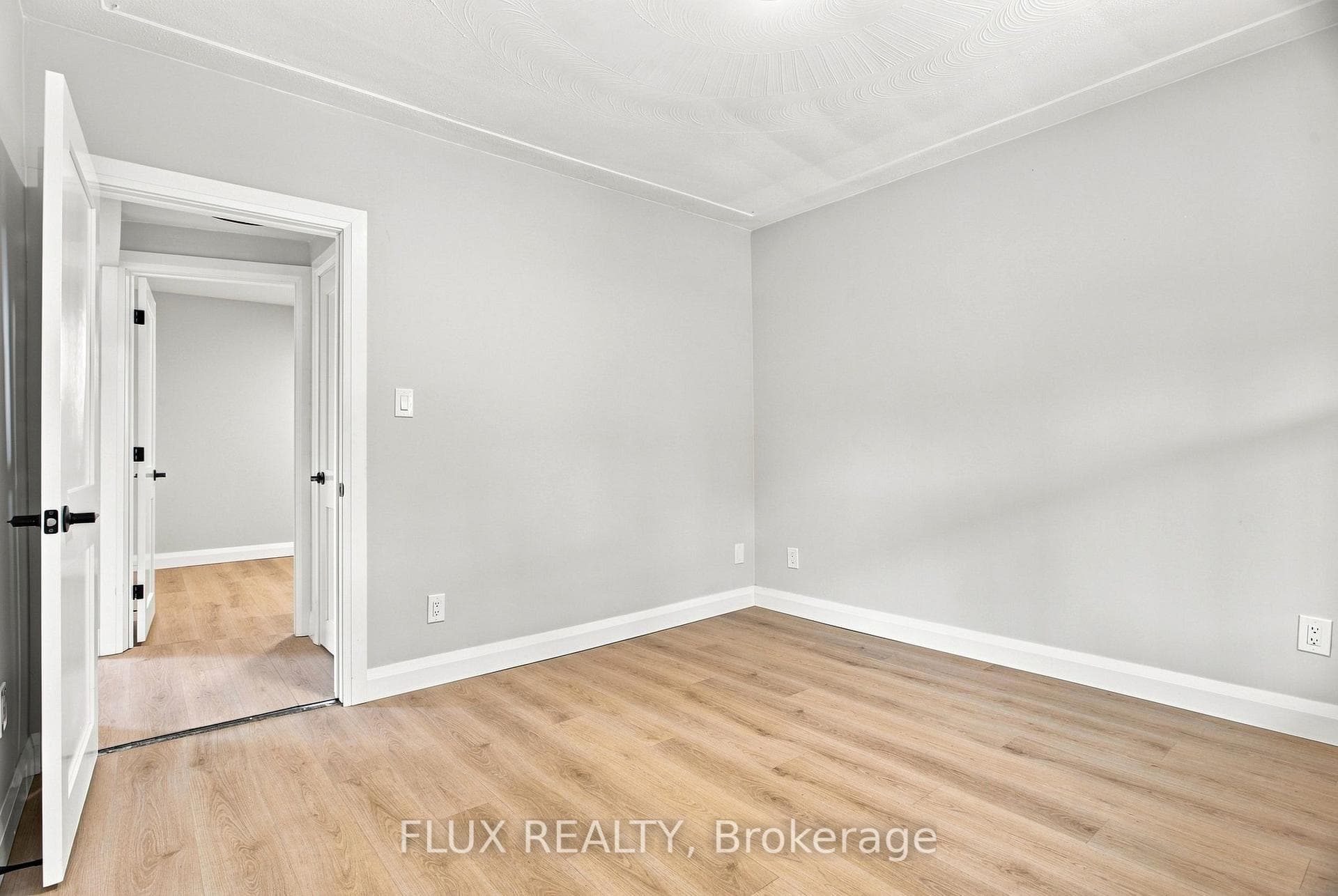 19 Lottridge Street — property photo