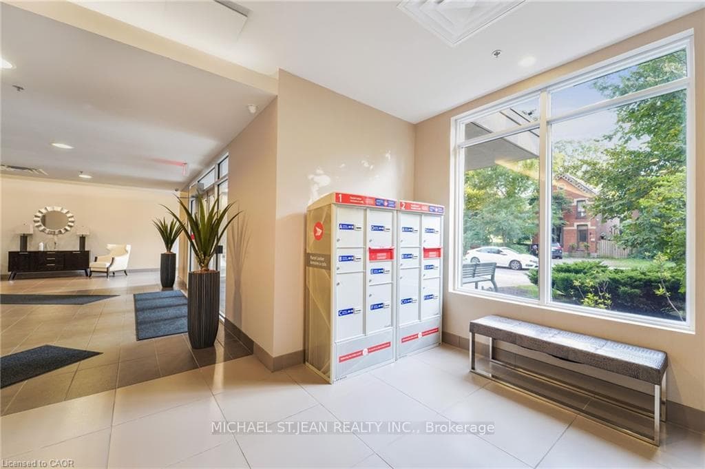 801- 90 Charlton Avenue — property photo