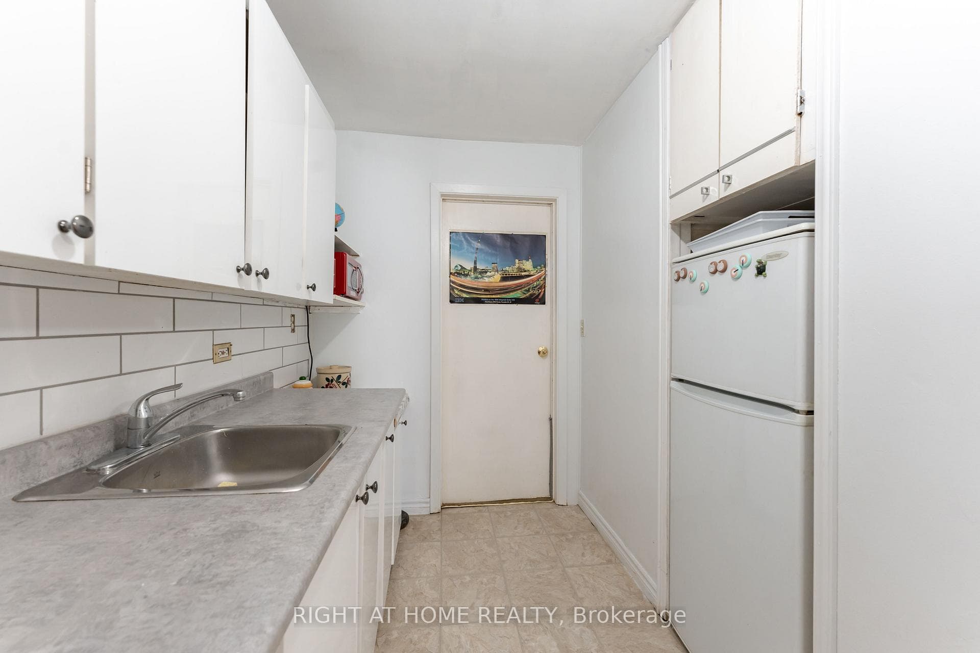 30 Allister Avenue — property photo