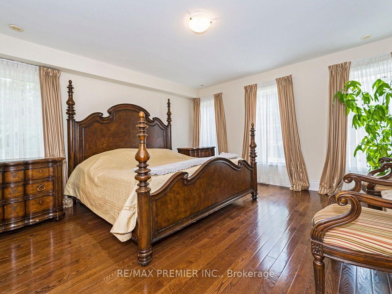 14- 30 Hargrave Lane — property photo