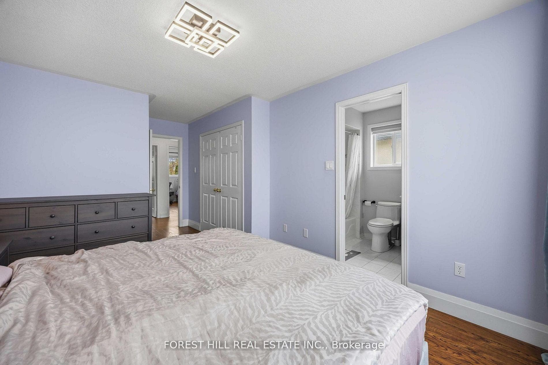 110 Foxfield Crescent — property photo