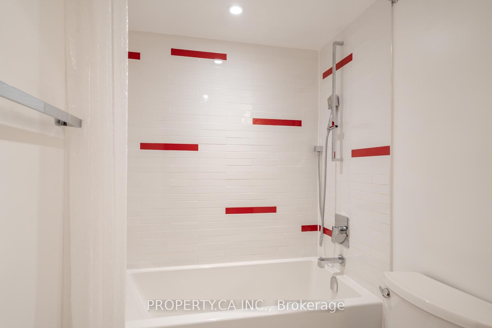 1202- 1 Concorde Place — property photo