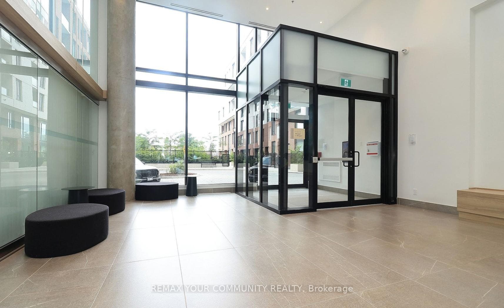 504- 3100 Keele Street — property photo