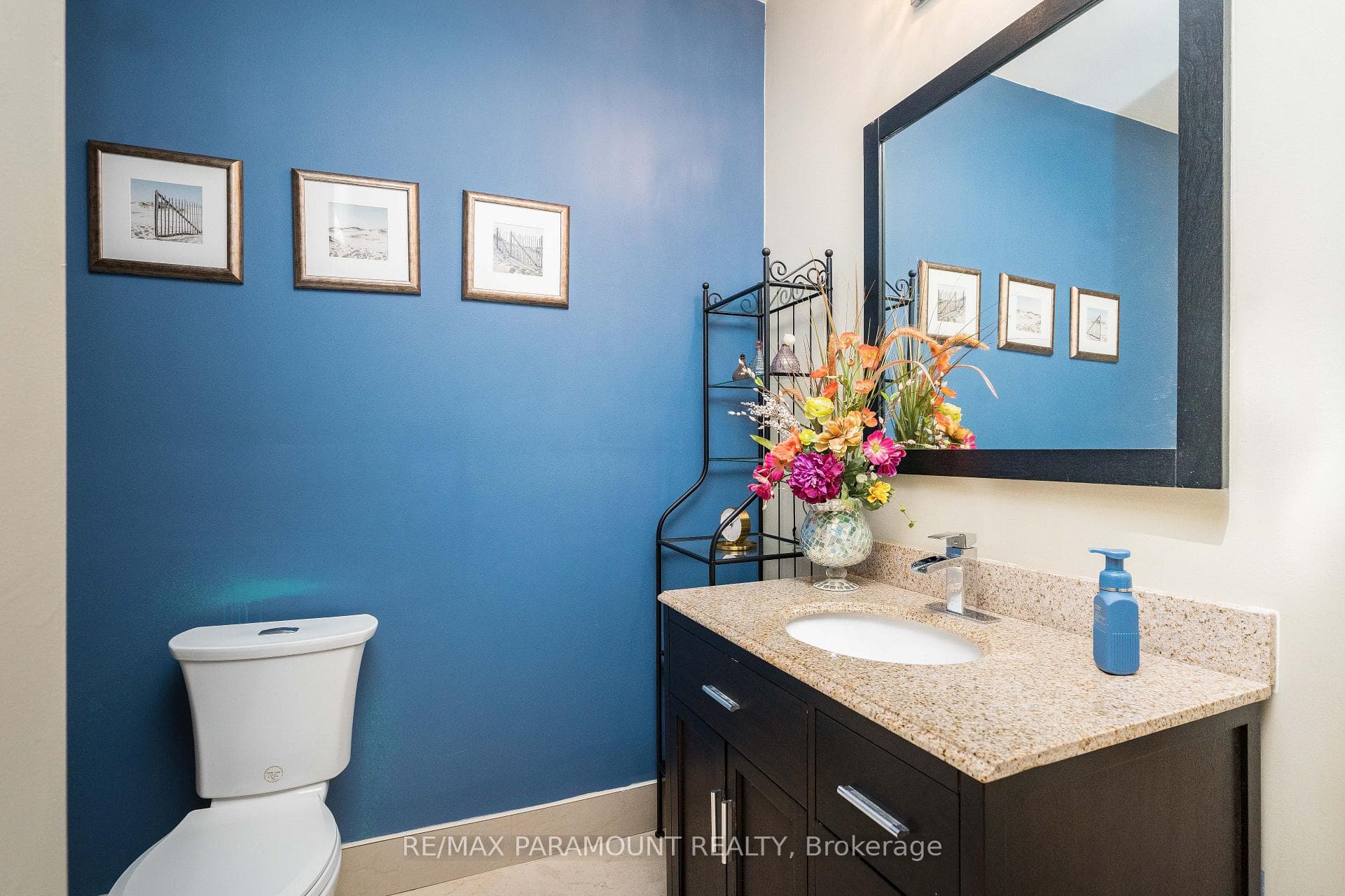 19 River Rock Crescent — property photo