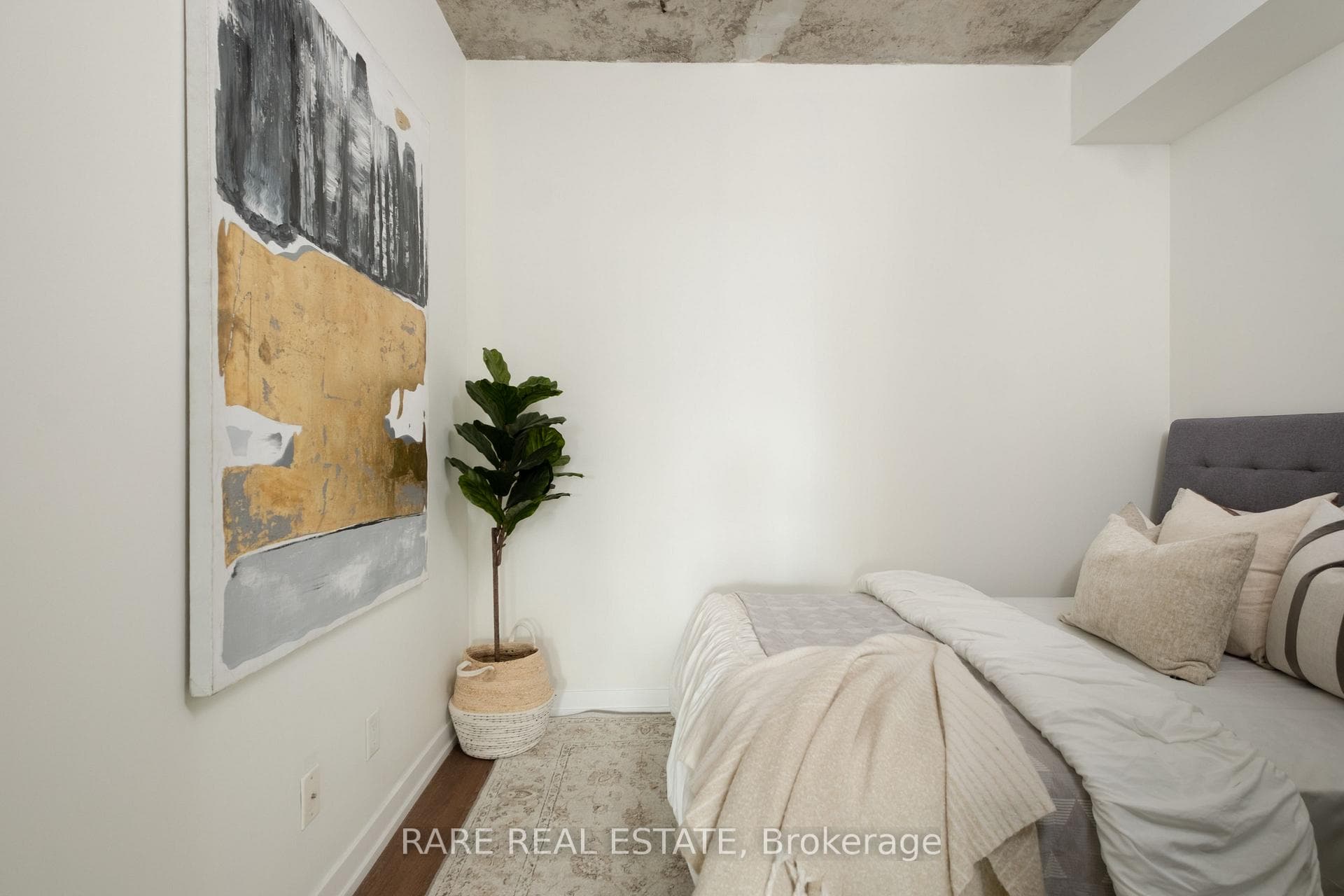 919- 95 Bathurst Street — property photo