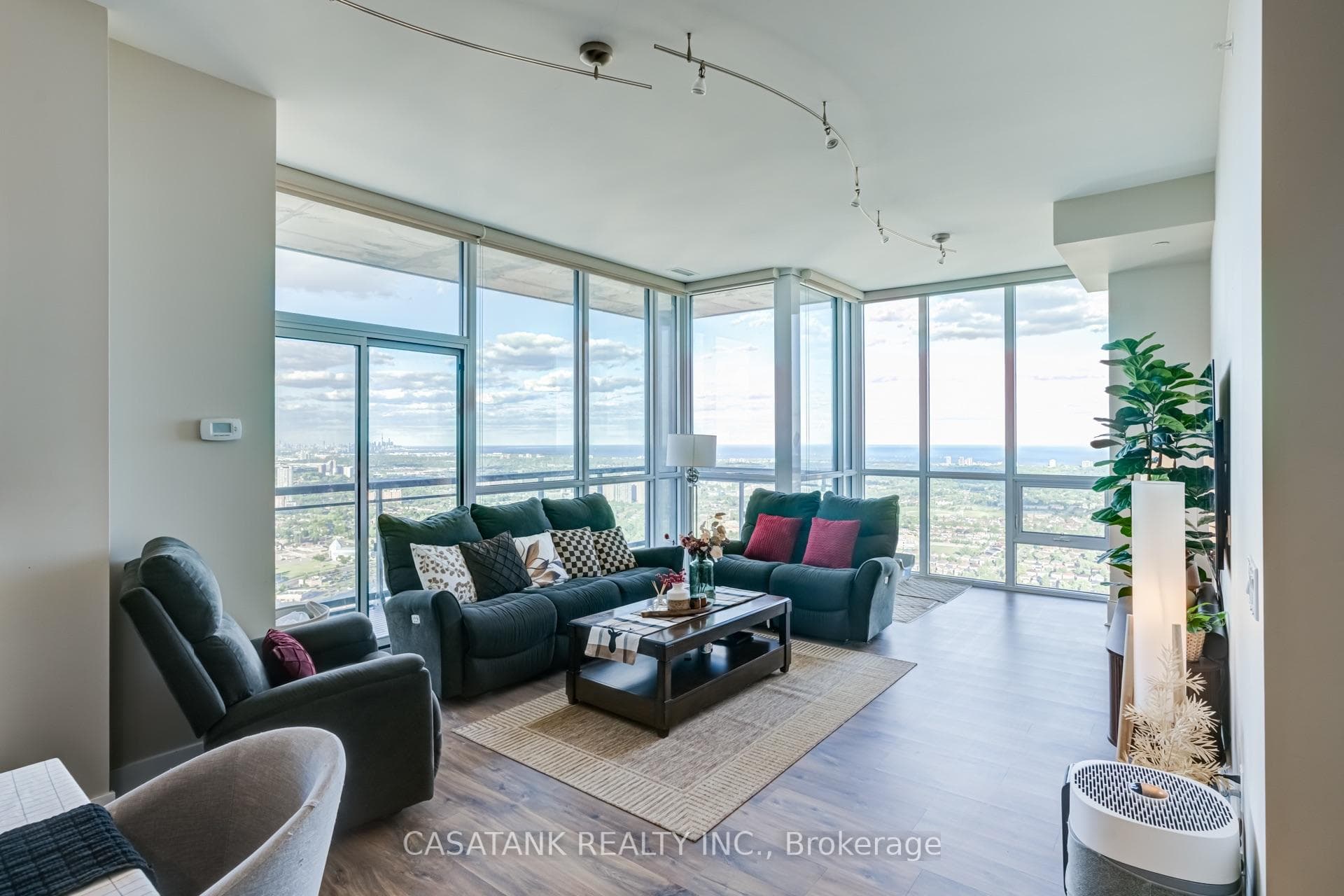 4701- 3975 Grand Park Drive — property photo