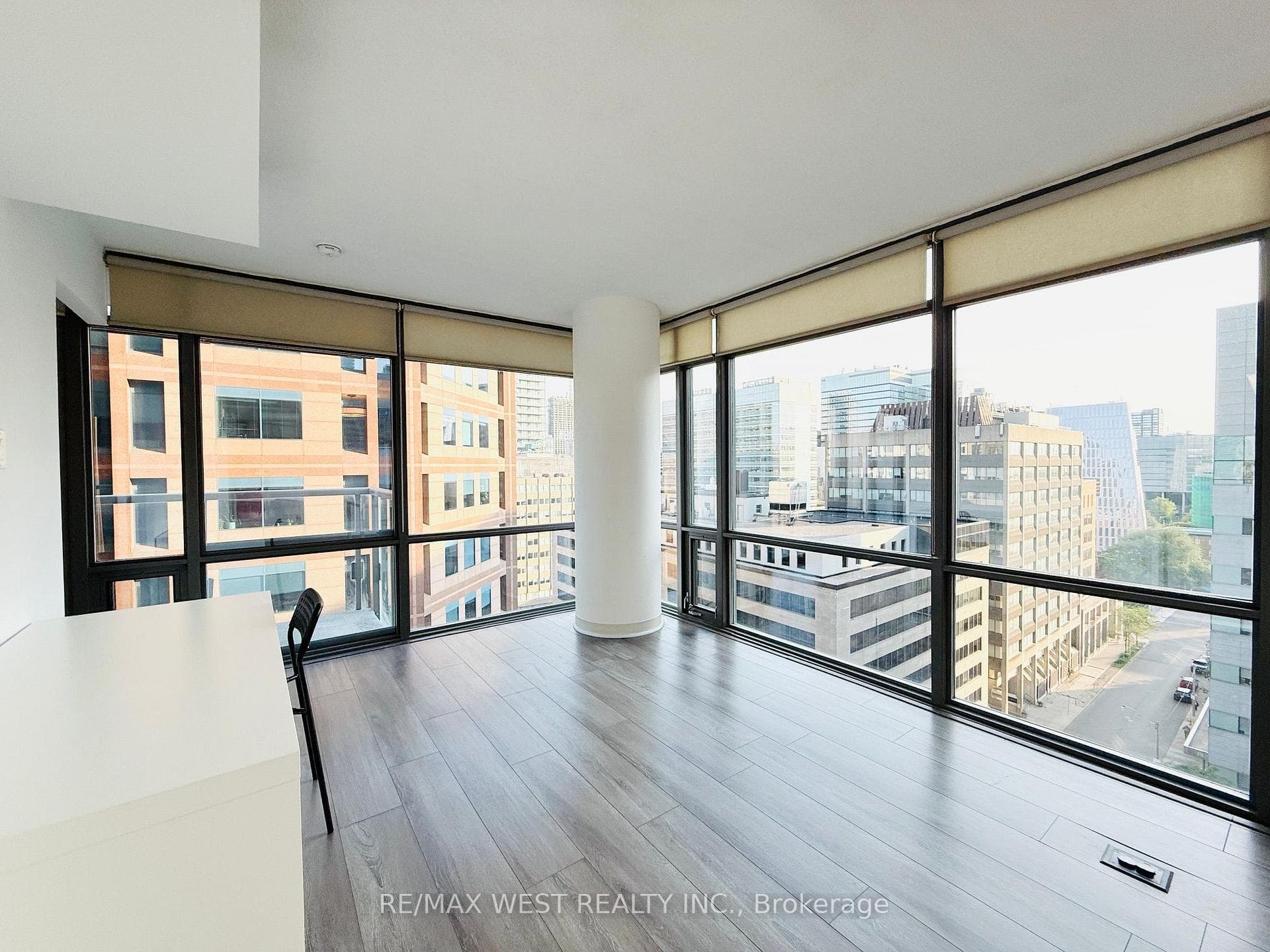 1203- 38 Grenville Street — property photo
