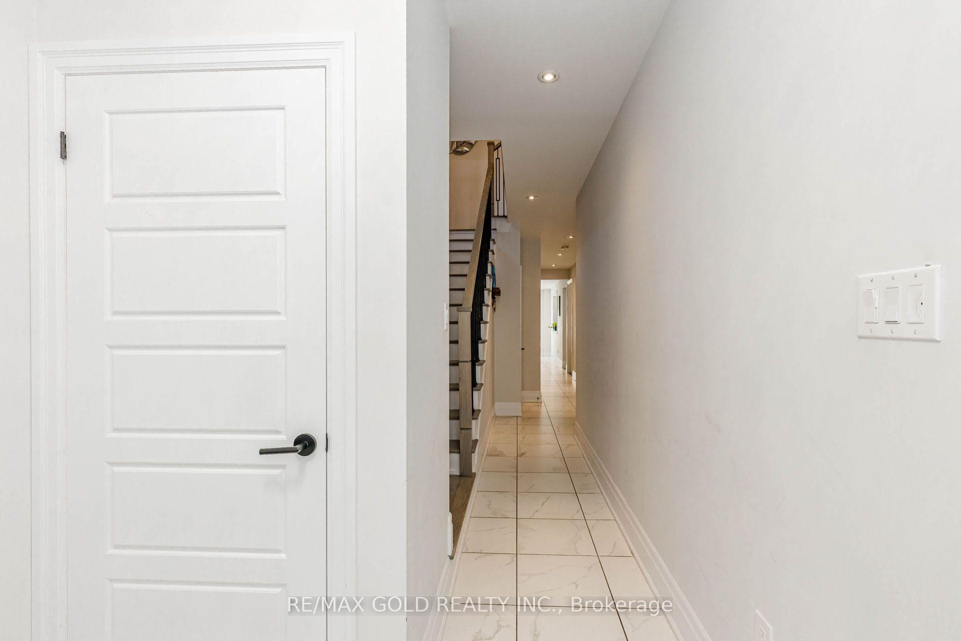 7 Overstone Road — property photo