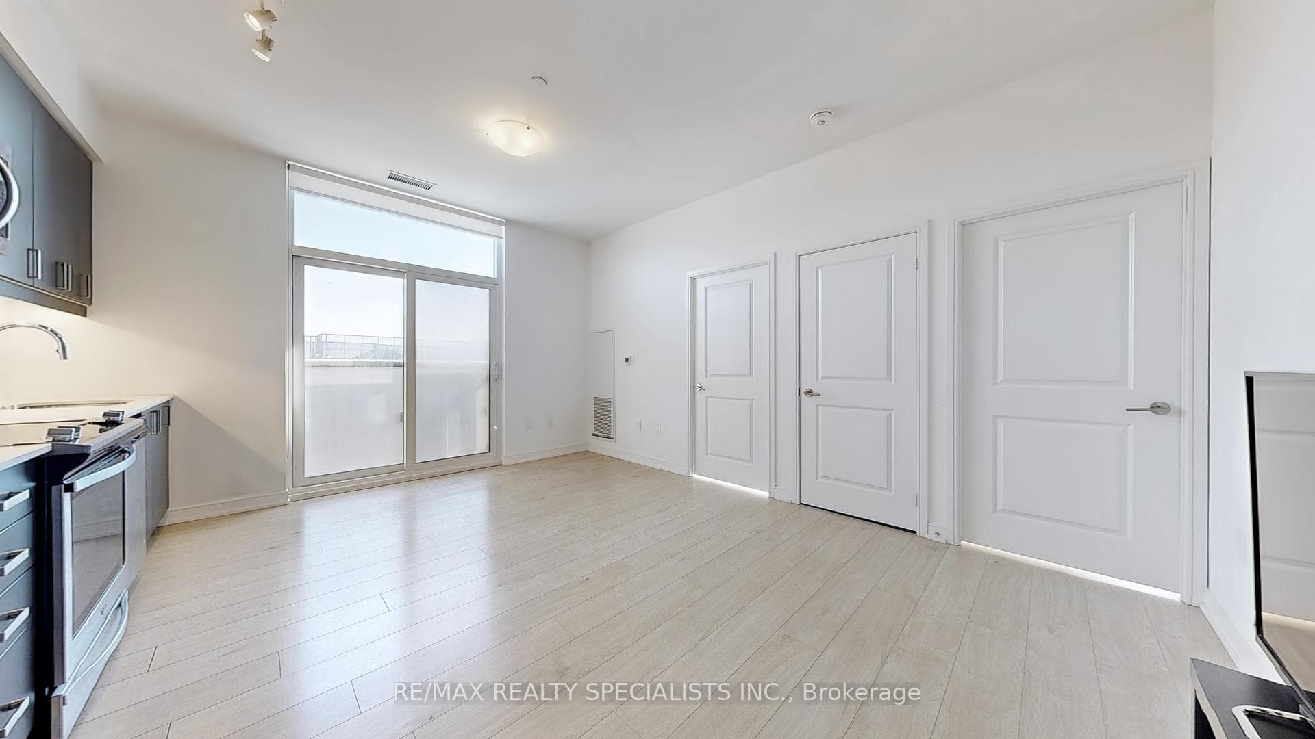321- 8 Nahani Way — property photo