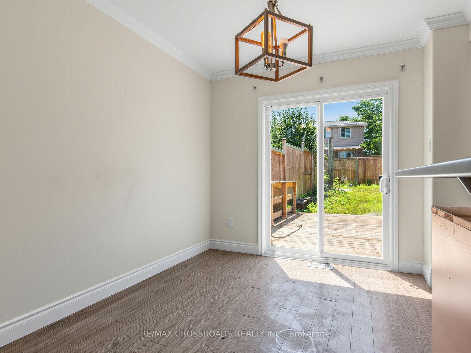 59 Chaucer Crescent — property photo