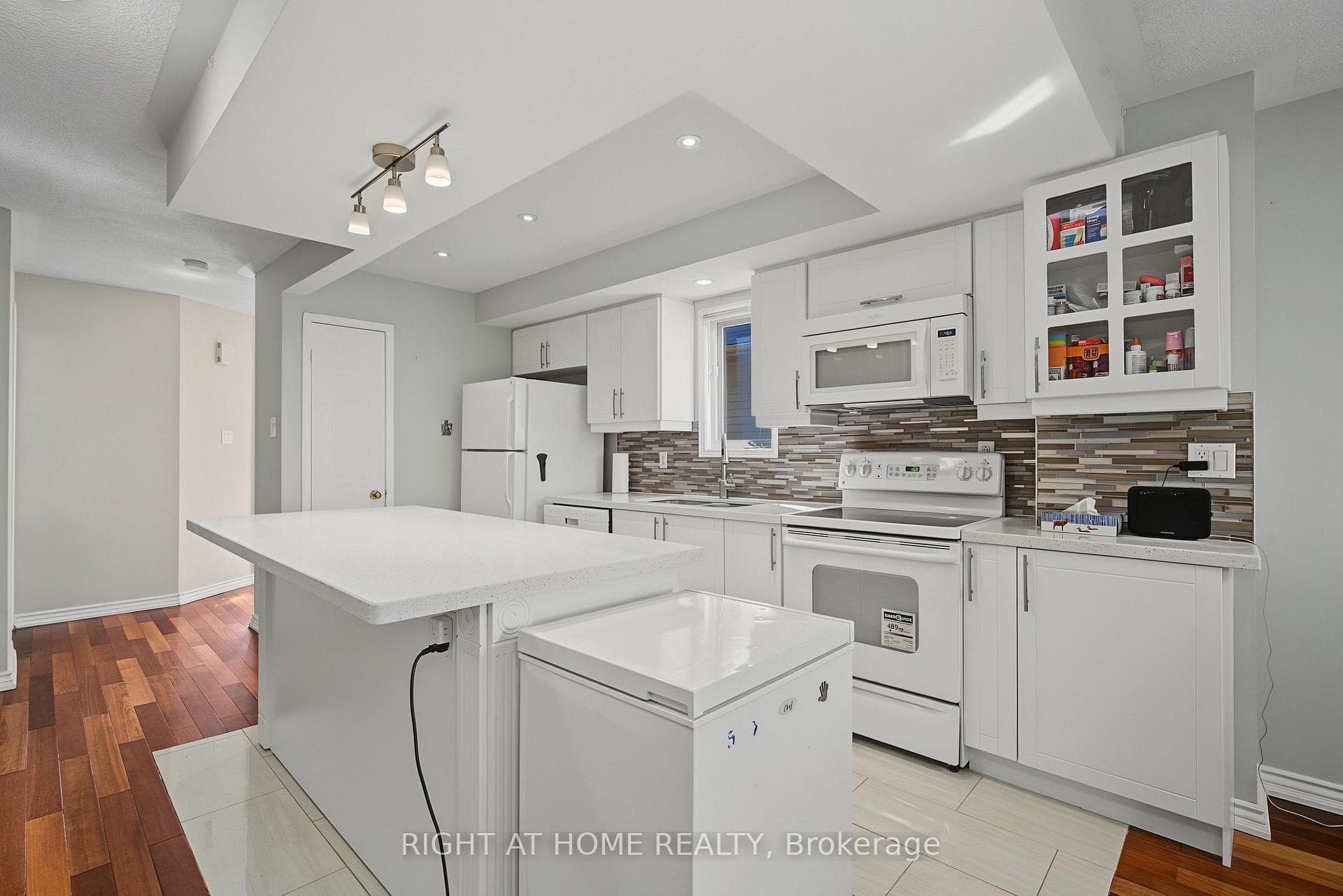 5531 Whistler Crescent — property photo