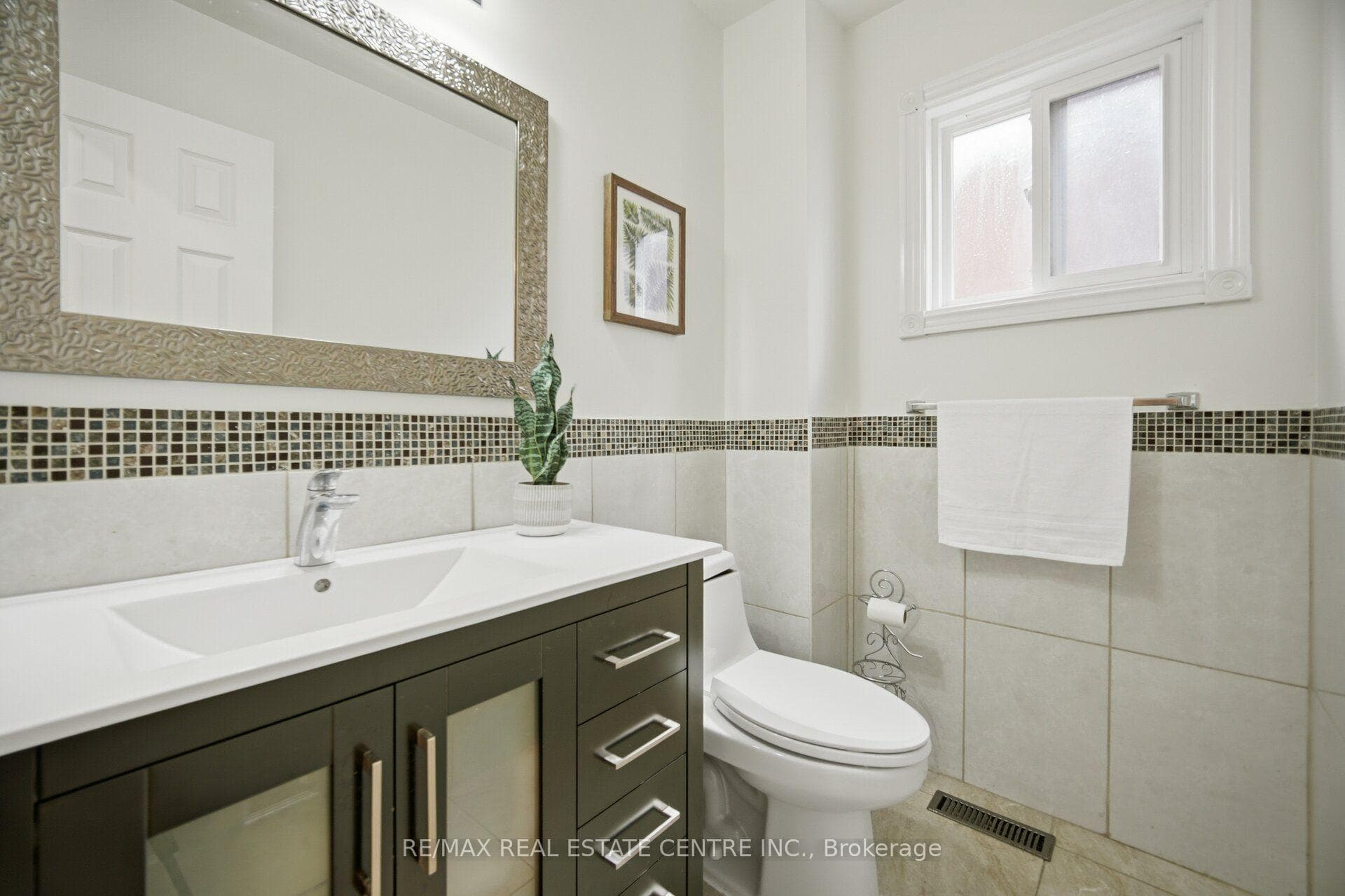 177 Surbray Grove — property photo