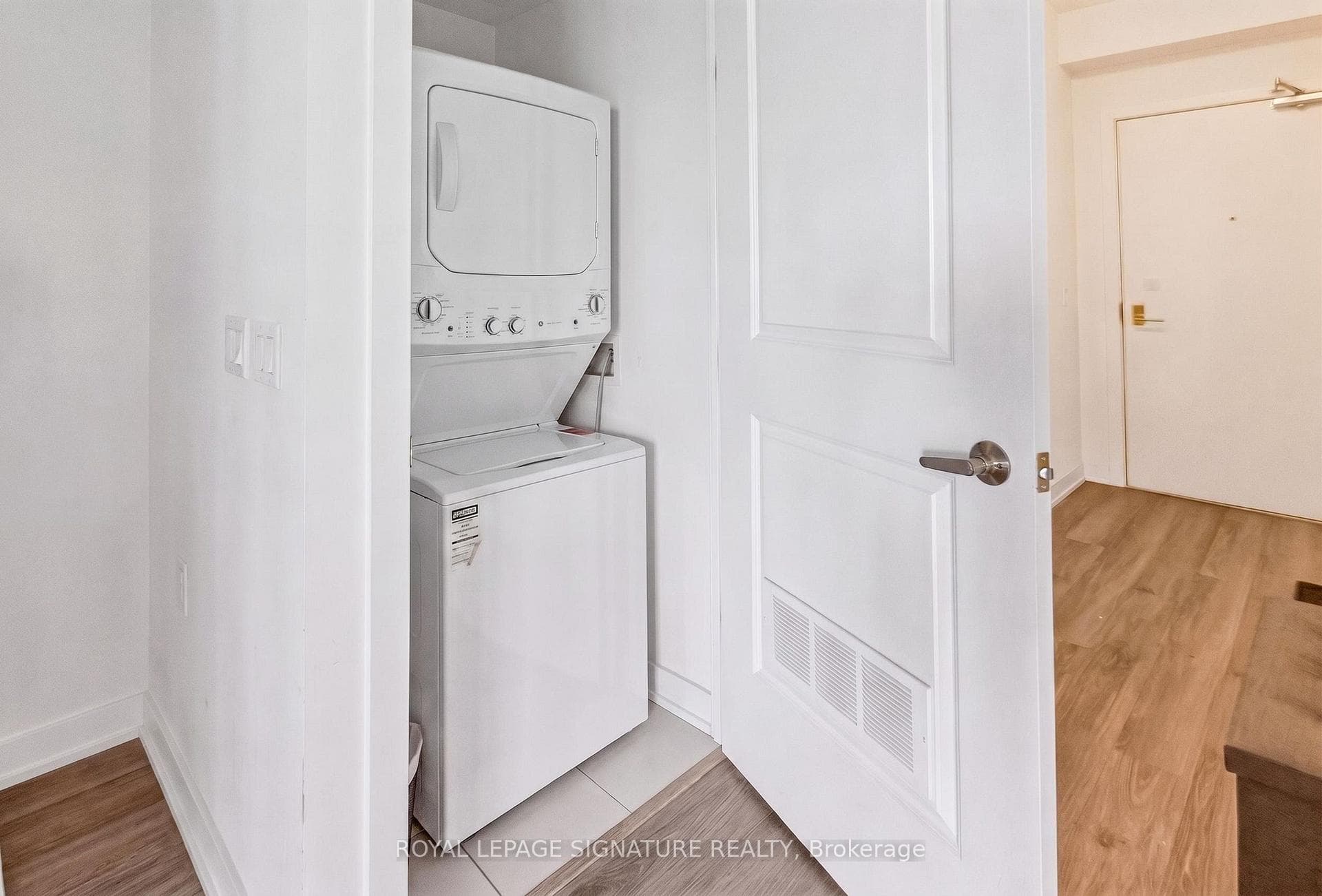 1504- 4699 Glen Erin Drive — property photo