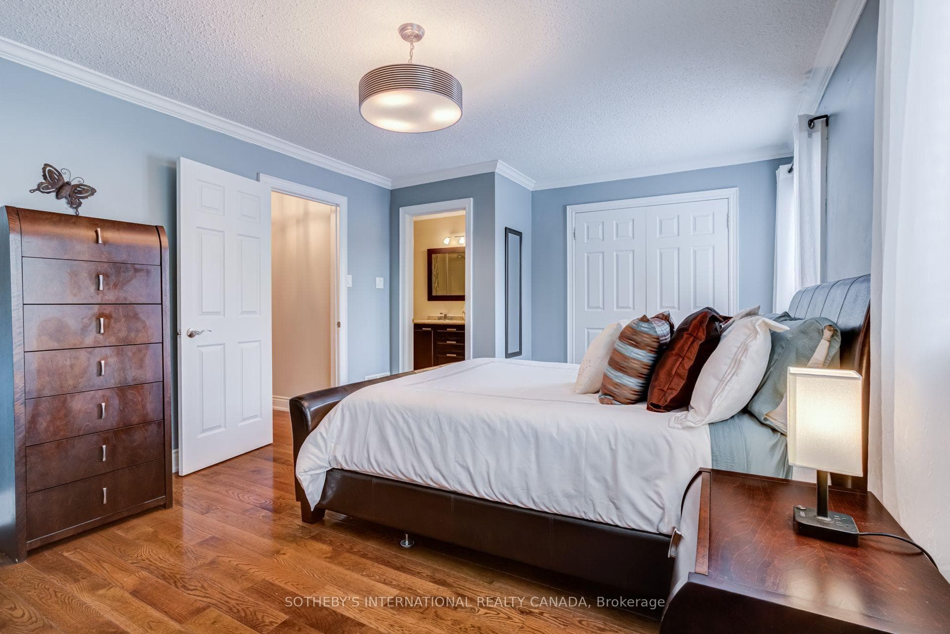 6- 150 South Service Road — property photo