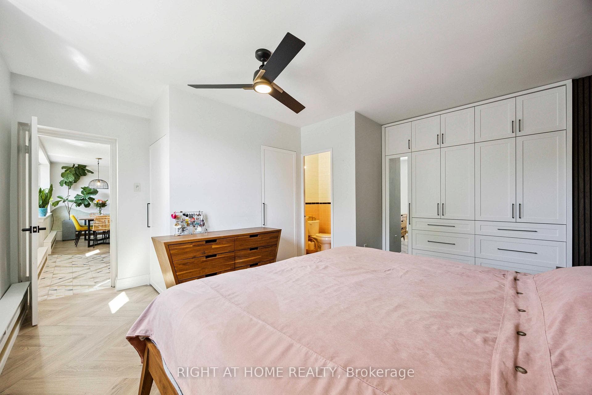 103- 57 Neptune Drive — property photo