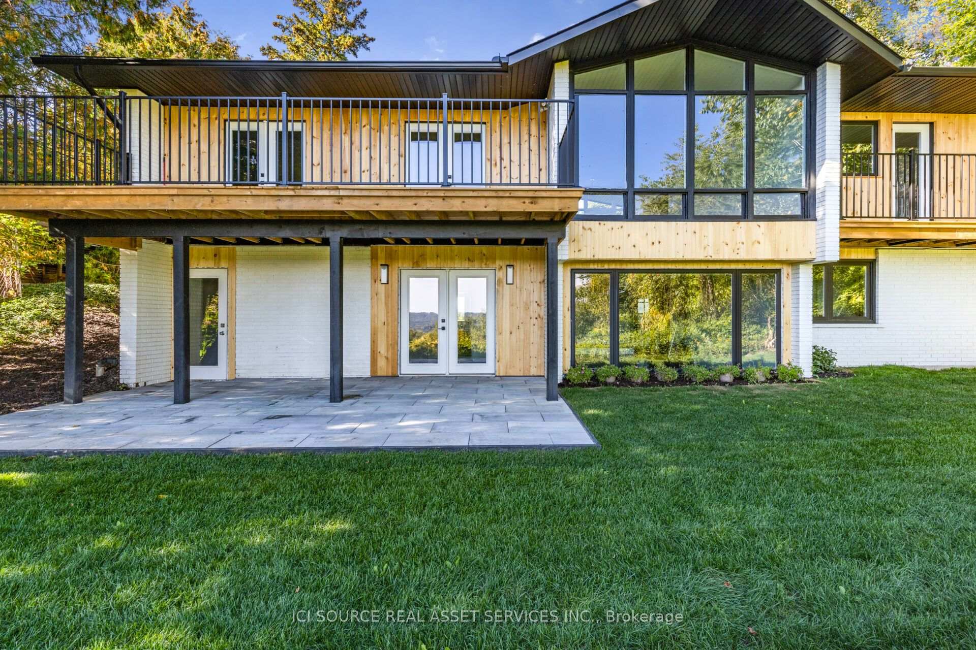 50 Oak Avenue — property photo