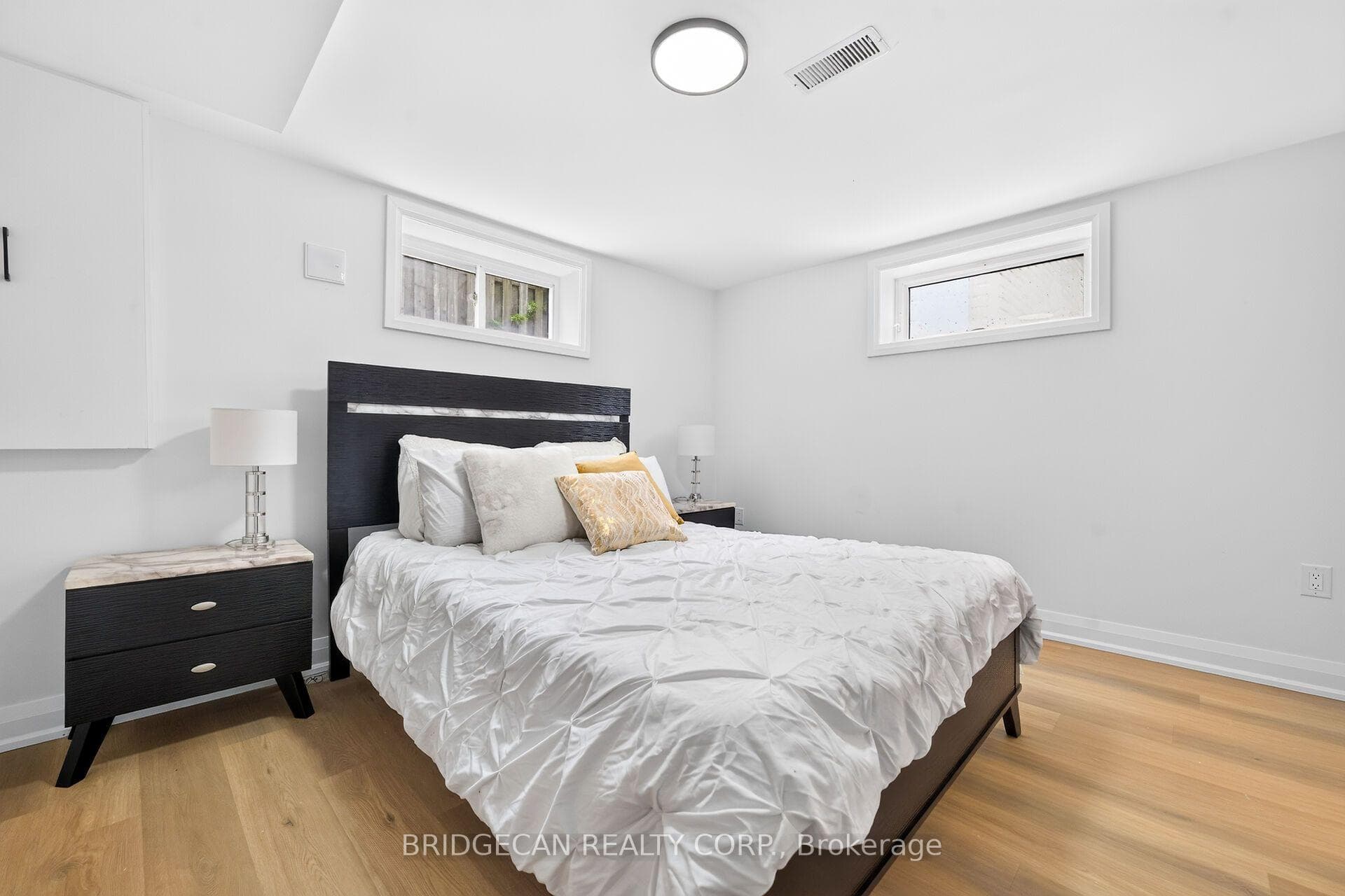 138 Rendell Boulevard — property photo
