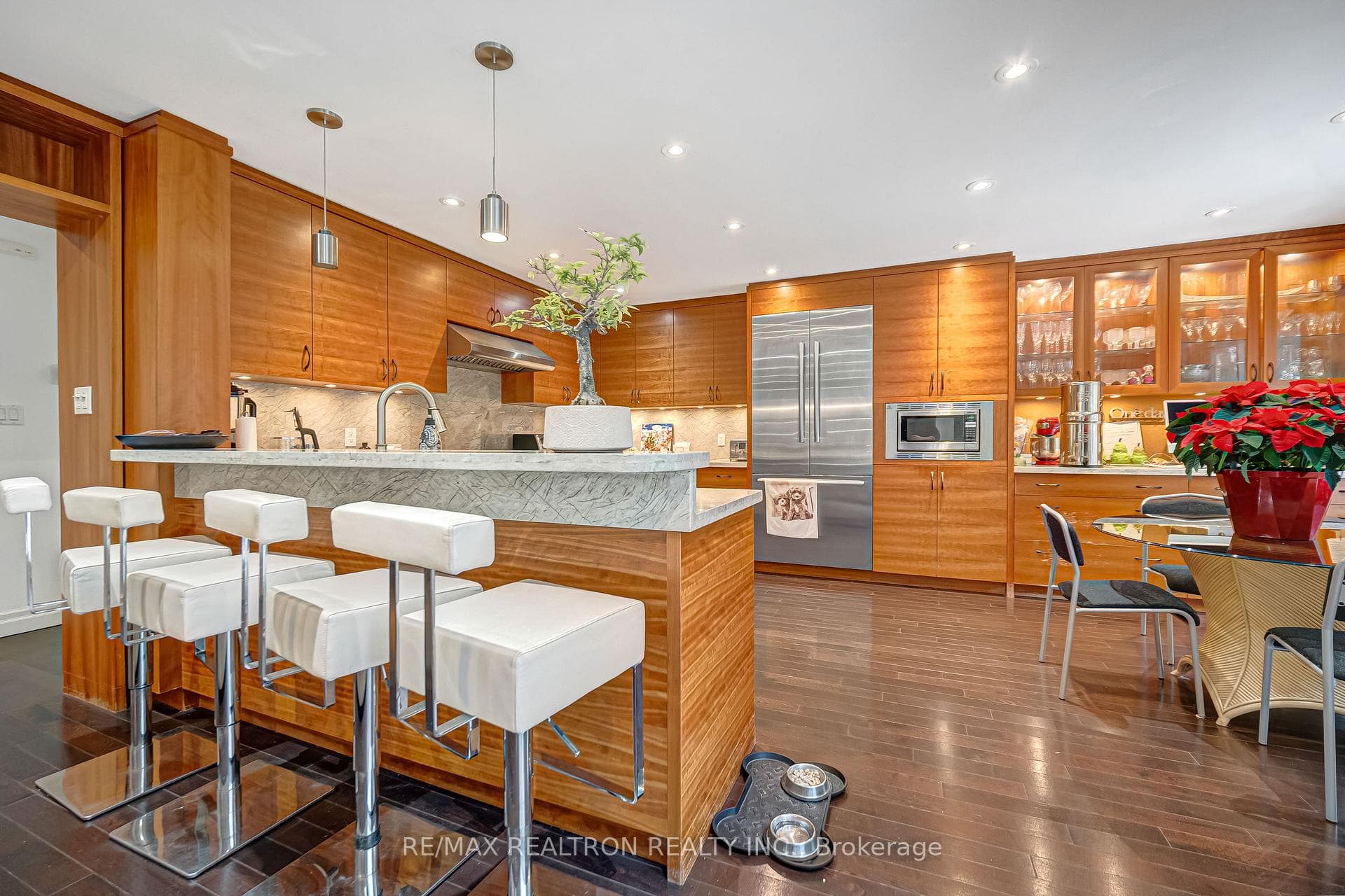 42 Apollo Drive — property photo