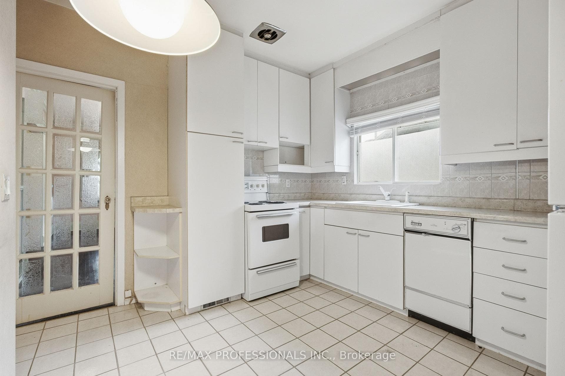20 Fallingbrook Road — property photo
