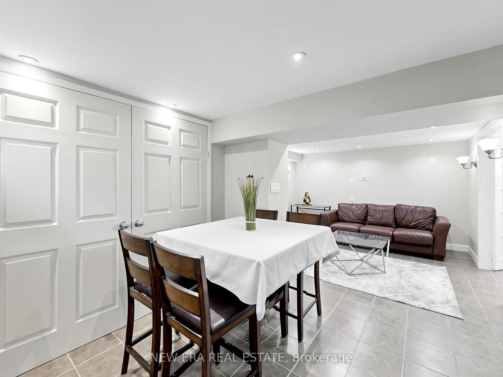 4246 Bloor Street — property photo