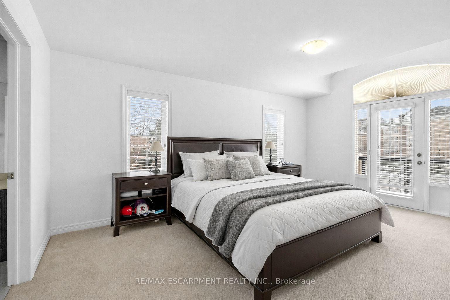 131 Robert Speck Parkway — property photo