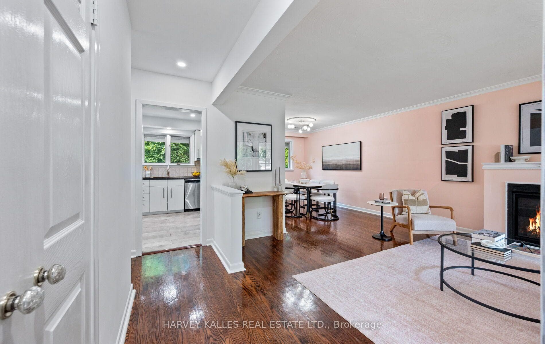 20 Willowgate Drive — property photo