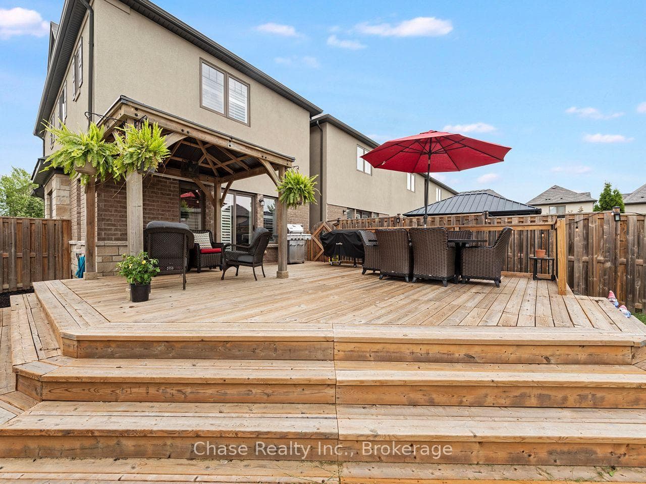 34 Dodman Crescent — property photo